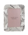 With gorgeous pleating in polished silver plate, the Pleated Swirl picture frame drapes beautiful places and people in exquisite Marchesa by Lenox style.