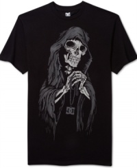 This graphic t-shirt from DC Shoes adds some attitude to your denim style. This graphic t-shirt from DC Shoes adds some attitude to your denim style.
