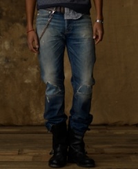 The original straight-fit jean is updated in expertly faded and frayed denim, finished with a patriotic pocket for a rugged, all-American look. The original straight-fit jean is updated in expertly faded and frayed denim, finished with a patriotic pocket for a rugged, all-American look.