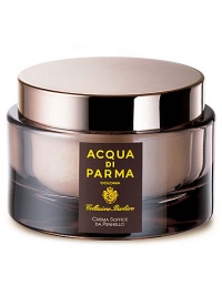 Collezione Barbiere offers the ultimate refinement in men's grooming. This Soft Shaving Cream protects, softens and soothes. 4.4 oz. Collezione Barbiere offers the ultimate refinement in men's grooming. This Soft Shaving Cream protects, softens and soothes. 4.4 oz.