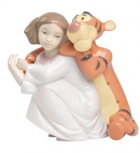 Lladro Nao Porcelain Disney Figurine Hugs With Tigger Lladro Nao Porcelain Disney Figurine Hugs With Tigger