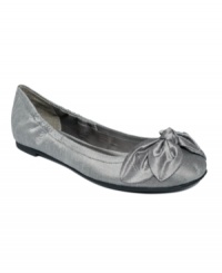 Life is good, and you'll look great in CL by Laundry's aptly named Great Life ballet flats! Made in shimmery silk fabric with a pretty bow embellishment on the vamp, they'll add style to even your most laid-back look. (Clearance) Life is good, and you'll look great in CL by Laundry's aptly named Great Life ballet flats! Made in shimmery silk fabric with a pretty bow embellishment on the vamp, they'll add style to even your most laid-back look. (Clearance)