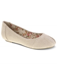 Make your day a productive one in Chinese Laundry's All Done flats. The colorful fabric means this shoe will go great with everything. (Clearance) Make your day a productive one in Chinese Laundry's All Done flats. The colorful fabric means this shoe will go great with everything. (Clearance)