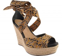 UGG Australia Women's Lucianna Marrakech Sandals,Black,6 US UGG Australia Women's Lucianna Marrakech Sandals,Black,6 US