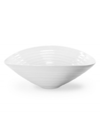 From celebrated chef and food writer, Sophie Conran, comes this collection of artfully designed salad bowls. Created with the foodie in mind, this versatile bowl transitions from cookware to dinnerware with the utmost ease. From celebrated chef and food writer, Sophie Conran, comes this collection of artfully designed salad bowls. Created with the foodie in mind, this versatile bowl transitions from cookware to dinnerware with the utmost ease.