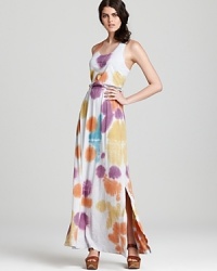 A splotchy tie-dye print imbues this ALTERNATIVE maxi dress with artistic flair. A splotchy tie-dye print imbues this ALTERNATIVE maxi dress with artistic flair.