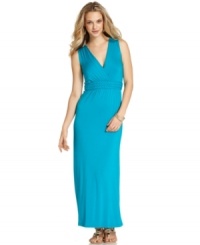 Spense ups the glam quotient on this petite maxi dress by adding chic braiding at the waist. Wear with pretty sandals for a great summer look! Spense ups the glam quotient on this petite maxi dress by adding chic braiding at the waist. Wear with pretty sandals for a great summer look!