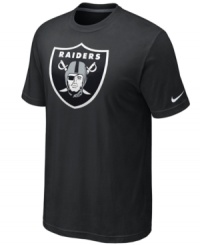 Go big! Display your love for the Oakland Raiders loud and proud in this oversized-logo t-shirt from Nike. Go big! Display your love for the Oakland Raiders loud and proud in this oversized-logo t-shirt from Nike.