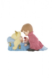 Precious Moments Disney Collection Believe In The Power Of True Love Figurine Precious Moments Disney Collection Believe In The Power Of True Love Figurine