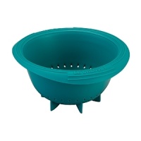This silicone colander gives you a fast and easy way to wash and drain berries, spinach or beans. Its flexible, so you can bend it into a funnel shape to pour contents neatly into a bowl. This silicone colander gives you a fast and easy way to wash and drain berries, spinach or beans. Its flexible, so you can bend it into a funnel shape to pour contents neatly into a bowl.
