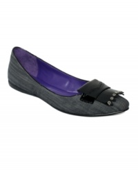 Simon says let your style shine. With a cool tassel detail on the vamp, Nine West's Simonsays ballet flats are a welcome addition to your shoe wardrobe. Simon says let your style shine. With a cool tassel detail on the vamp, Nine West's Simonsays ballet flats are a welcome addition to your shoe wardrobe.