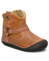Make her first steps fashionable with this adorable little girls western boot by Stride Rite. Make her first steps fashionable with this adorable little girls western boot by Stride Rite.