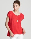 This Eileen Fisher boxy top embodies effortless ease in a relaxed silhouette in light-as-air linen.