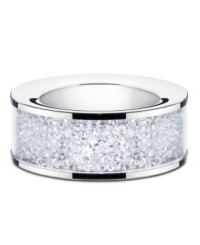 With 1,400 clear crystal chatons and gleaming silvertone metal, the Swarovski Crystalline candle holder transforms a single flame into a truly enchanting light show. With 1,400 clear crystal chatons and gleaming silvertone metal, the Swarovski Crystalline candle holder transforms a single flame into a truly enchanting light show.