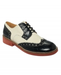 Classic style never looked so good. STEVEN by Steve Maden's Banx saddle shoes are a total must-have. Classic style never looked so good. STEVEN by Steve Maden's Banx saddle shoes are a total must-have.