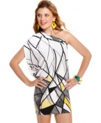 Flaunting a sharp geometric print and awesome one-shoulder design, this party dress from REIGN is the ultimate in graphic style!