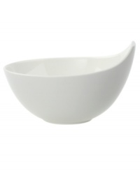 Give any meal a graceful air with this versatile and stylish bowl. Customize your own table arrangement with other pieces from the sleek Urban Nature collection from Villeroy & Boch. Give any meal a graceful air with this versatile and stylish bowl. Customize your own table arrangement with other pieces from the sleek Urban Nature collection from Villeroy & Boch.