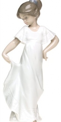 Nao How Pretty! Porcelain Figurine Nao How Pretty! Porcelain Figurine