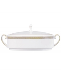 Inspired by the intricate ribbons of lace that adorn Vera Wang dresses, this gold lace border melds with a delicate floral design to form a pattern on this collection of dinnerware and dishes that is both exquisitely detailed and elegantly timeless. Inspired by the intricate ribbons of lace that adorn Vera Wang dresses, this gold lace border melds with a delicate floral design to form a pattern on this collection of dinnerware and dishes that is both exquisitely detailed and elegantly timeless.