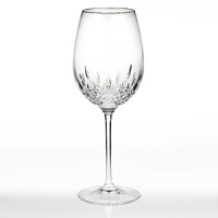 The revolutionary Lismore pattern with a fresh, more slender shape. Featuring a platinum rim and an oversized bowl and thinner stem; Lismore Essence is exquisite and statuesque. The revolutionary Lismore pattern with a fresh, more slender shape. Featuring a platinum rim and an oversized bowl and thinner stem; Lismore Essence is exquisite and statuesque.