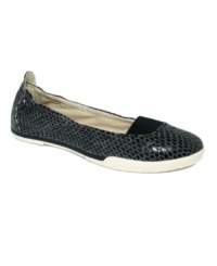 Nine West Original gives a classic low-profile design a biting makeover. The exotic python-embossing amps up your casual look. Nine West Original gives a classic low-profile design a biting makeover. The exotic python-embossing amps up your casual look.