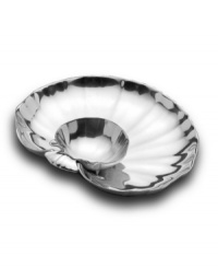 Perfect for snacks and hors d'oeuvres, the Shell server will change the way you feed a crowd, streamlining every step of the meal in ultra-durable, temperature-retaining metal from Wilton Armetale. Perfect for snacks and hors d'oeuvres, the Shell server will change the way you feed a crowd, streamlining every step of the meal in ultra-durable, temperature-retaining metal from Wilton Armetale.