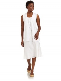 THE LOOKV-neckFront button closureSleevelessRibbed detailsFront patch pocketsRibbed hemTHE FITAbout 29 from shoulder to hemTHE MATERIAL56% linen/44% cottonCARE & ORIGINMachine washImportedModel shown is 5'9½ (176cm) wearing US size Small. 