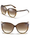 Cat eye sunglasses in a glamorous silhouette by Gucci - a must-have.
