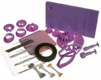Wilton 2116-115 Gum Paste Flowers Cake Decorating Kit Wilton 2116-115 Gum Paste Flowers Cake Decorating Kit