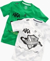 Display his smarts and style with this graphic t-shirt from Akademiks. Display his smarts and style with this graphic t-shirt from Akademiks.