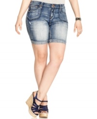 Kick up your heels in Hydraulic's plus size jean shorts! Cuffed, faded and perfectly-distressed, they'll be your new favorite in no time! Kick up your heels in Hydraulic's plus size jean shorts! Cuffed, faded and perfectly-distressed, they'll be your new favorite in no time!