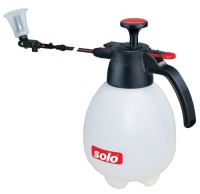 Solo 420 2-Liter One-Hand Pressure Sprayer Solo 420 2-Liter One-Hand Pressure Sprayer