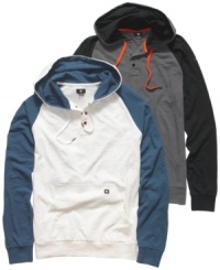 With a shot of sweet color blocking, this Volcom hoodie is a nod to the old-school cool of vintage baseball tees. With a shot of sweet color blocking, this Volcom hoodie is a nod to the old-school cool of vintage baseball tees.
