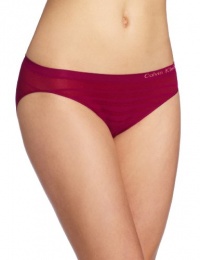 Calvin Klein Women's Seamless Ombre Bikini, Holiday Raspberry, Medium