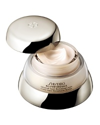 Extend the look of youth with newly re-formulated Advanced Super Revitalizing Cream. Patent-pending Bio-Revitalizing Complex reinforces skins elastic fibers, the key to promoting skins resilience and firmness. Prevent the first stages of line formation with this richly textured, ultra-hydrating formulation. Apply after cleanser and softener. Extend the look of youth with newly re-formulated Advanced Super Revitalizing Cream. Patent-pending Bio-Revitalizing Complex reinforces skins elastic fibers, the key to promoting skins resilience and firmness. Prevent the first stages of line formation with this richly textured, ultra-hydrating formulation. Apply after cleanser and softener.