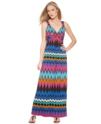 Spense's petite dress is a colorful way to work a maxi silhouette into your wardrobe! Spense's petite dress is a colorful way to work a maxi silhouette into your wardrobe!
