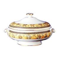 Wedgwood India 1-1/2-Quart Covered Vegetable Bowl Wedgwood India 1-1/2-Quart Covered Vegetable Bowl