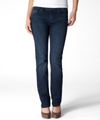 Levi's Classic Slight Curve jeans fit so well, they're practically custom-made for your figure! The straight leg style and well-worn blue wash are perfect for everyday wear. Levi's Classic Slight Curve jeans fit so well, they're practically custom-made for your figure! The straight leg style and well-worn blue wash are perfect for everyday wear.