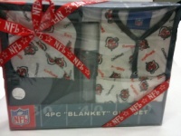 NFL Cheifs Newborn 4 Piece Blanket Gift Set NFL Cheifs Newborn 4 Piece Blanket Gift Set
