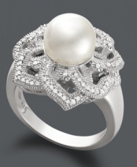 Style inspired by nature. This exquisite ring features a delicate floral design with sparkling, round-cut diamond petals (1/5 ct. t.w.) and a cultured freshwater pearl center (8-9 mm). Crafted in sterling silver. Size 7.