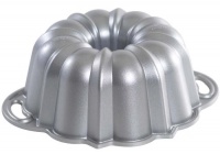 Nordic Ware Platinum Collection Cast Aluminum Bundt Pan, 6 Cup Nordic Ware Platinum Collection Cast Aluminum Bundt Pan, 6 Cup