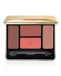 A sophisticated brown metallic case encloses warm-toned shadows that will electrify your eyes. These soft, light powders caress the eyelids with a velvety touch for a natural or refined result that is mesmerizing. A sophisticated brown metallic case encloses warm-toned shadows that will electrify your eyes. These soft, light powders caress the eyelids with a velvety touch for a natural or refined result that is mesmerizing.