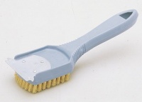 RUBBERMAID G100-12 BBQ BRUSH WITH STEEL SCRAPER 8-1/2 RUBBERMAID G100-12 BBQ BRUSH WITH STEEL SCRAPER 8-1/2