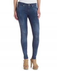 Sleeker than your average, these five-pocket denim leggings from Levi's boast an awesome, uneven fade and super skinny fit! Sleeker than your average, these five-pocket denim leggings from Levi's boast an awesome, uneven fade and super skinny fit!