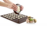 Lekue Macaron Kit with Decomax Pen and Baking Sheet Lekue Macaron Kit with Decomax Pen and Baking Sheet