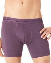 Sleek and comfortable, these stretch Calvin Klein boxer briefs offer a close fit and a modern style.