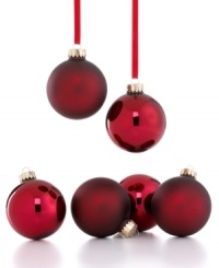 Keep it simple, make it classic. A mix of shiny glass and matte-finished ball ornaments, this set brings all the elegance of Martha Stewart Collection to your Christmas tree. Keep it simple, make it classic. A mix of shiny glass and matte-finished ball ornaments, this set brings all the elegance of Martha Stewart Collection to your Christmas tree.