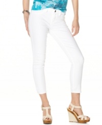 Calvin Klein Jeans puts a trendy spin on these cropped petite jeans, giving them a clean, bright wash and a skinny, stretchy fit! Calvin Klein Jeans puts a trendy spin on these cropped petite jeans, giving them a clean, bright wash and a skinny, stretchy fit!