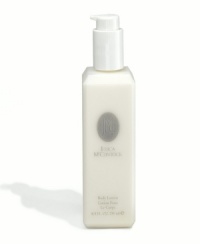 Utterly romantic and feminine, the Jessica McClintock fragrance is a delicate white floral blend of bergamot, ylang-ylang, rose, white jasmine and lily of the valley. Utterly romantic and feminine, the Jessica McClintock fragrance is a delicate white floral blend of bergamot, ylang-ylang, rose, white jasmine and lily of the valley.