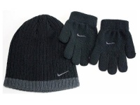 Nike Kids Boy's 4/7 Beanie Hat & Gloves Set (Black) Nike Kids Boy's 4/7 Beanie Hat & Gloves Set (Black)